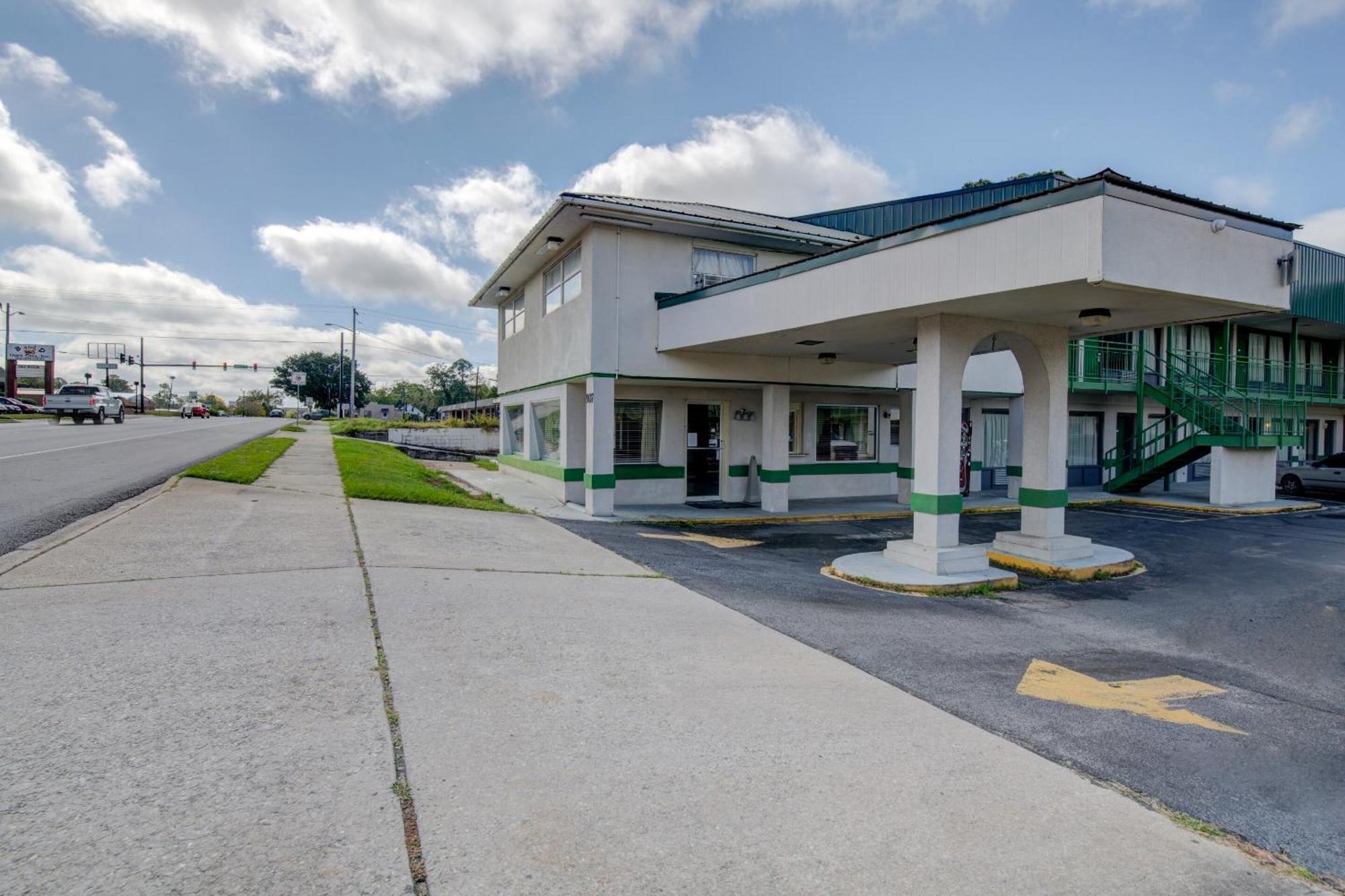 Oyo Hotel Douglas Ga Us-441 מראה חיצוני תמונה